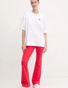 adidas Клин Essentials в червено с изчистен дизайн JD3074