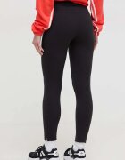 adidas Клин в черно с изчистен дизайн IP2281