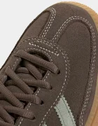 adidas Originals HANDBALL SPEZIAL маратонки за деца от велур кафяви KK0082