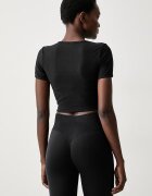 adidas Originals къс топ дамски с вискоза Essentials черен KR3601