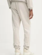 adidas Originals Памучен спортен панталон Wabash в бежово с принт JD0672