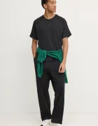 adidas Originals Памучна тениска Essential в черно с изчистен дизайн JC9570