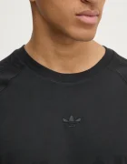adidas Originals Памучна тениска Essential в черно с изчистен дизайн JC9570