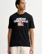 adidas Originals Памучна тениска в черно с принт KQ9827