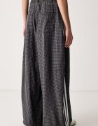 adidas Originals панталон дамски Checks черен със стандартна талия LD5340