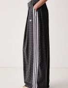 adidas Originals панталон дамски Checks черен със стандартна талия LD5340