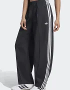 adidas Originals панталон дамски Firebird Barrel черен със стандартна талия LF1057