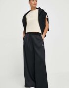 adidas Originals Панталон Satin Wide Leg Track в черно с широка каройка висока талия IU2520