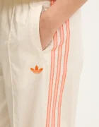 adidas Originals Панталон Wideleg Pant в бежово със стандартна кройка с висока талия KC0675