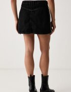 adidas Originals пола от деним черна с изчистена шарка KQ6485