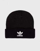 adidas Originals Шапка в черно с фина плетка