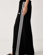 adidas Originals широк панталон дамски Pleated Firebird черен с висока талия LG4302