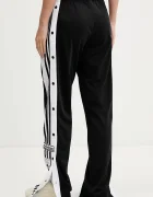 adidas Originals Спортен панталон Adibreak в черно KD2932