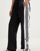 adidas Originals Спортен панталон Adibreak в черно с апликация KD2830