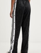 adidas Originals Спортен панталон Adibreak в черно с апликация KD2830