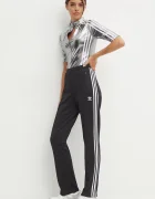 adidas Originals Спортен панталон Adicolor Beckenbauer Classic в черно с апликация IW3171