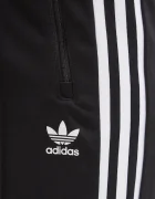 adidas Originals Спортен панталон Adicolor Beckenbauer Classic в черно с апликация IW3171