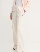 adidas Originals Спортен панталон Femme Galore Wideleg Fleece Pants