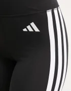 adidas Performance Клин за трениране Essential в черно с апликация JD6545