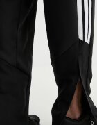 adidas Performance Панталон за трениране Tiro26 в черно с апликация JZ9046