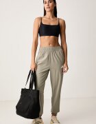 adidas Performance спортен панталон дамски Essentials зелен със стандартна талия KT3789