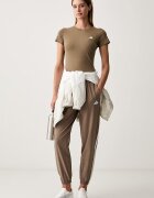 adidas Performance тениска за трениране дамска Essentials бежова KQ8382