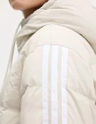 adidas Пухено яке Essentials Climawarm в бежово зимен модел JM4107