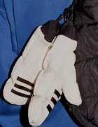 adidas Ръкавици x Moon Boot в бяло JE1948