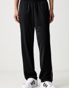 adidas спортен комплект анцуг дамски Essentials черен KG1875