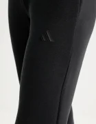 adidas Спортен панталон All SZN в черно с апликация JM3757