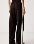 adidas спортен панталон дамски с памук Essentials кафяв с висока талия KX0790