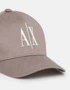 ARMANI EXCHANGE Памучна шапка с козирка в бежово с апликация XM000811 AF13343