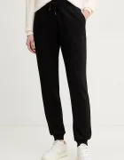ARMANI EXCHANGE Спортен панталон в черно с изчистен дизайн XW000837 AF13397