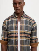 Barbour Памучна риза в тъмносиньо с кройка по тялото с яка с копче