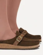 Birkenstock чехли сабо дамски от велур Buckley кафяви 1031435