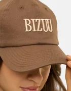 BIZUU Памучна шапка с козирка ZANE в кафяво ZANE BRĄZOWY