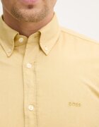 BOSS Orange Памучна риза в зелено със стандартна кройка с яка с копче 50519707