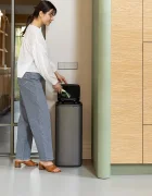 Brabantia Кошче за боклук Bo Touch 30 L в сиво