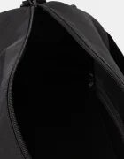 CALVIN KLEIN Чанта 43 x 22 x 22 cm в черно LV04D3115G