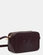 CALVIN KLEIN чанта crossbody дамска от имитация на кожа виолетова LV04F3220G