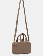 CALVIN KLEIN чанта дамска от имитация на кожа бежова LV04F3411G