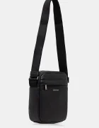 CALVIN KLEIN чанта през рамо мъжка от имитация на кожа черна LV04D3160G