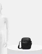 CALVIN KLEIN чанта през рамо мъжка от имитация на кожа черна LV04D3160G