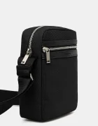 CALVIN KLEIN Чанта през рамо в черно LV04D3175G