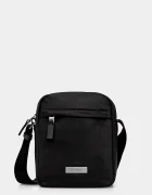CALVIN KLEIN Чанта през рамо в черно LV04D3180G