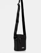 CALVIN KLEIN Чанта през рамо в черно LV04D3180G