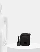 CALVIN KLEIN Чанта през рамо в черно LV04D3200G