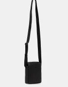 CALVIN KLEIN Чанта през рамо в черно LV04D3248G