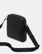 CALVIN KLEIN Чанта през рамо в черно LV04D3248G