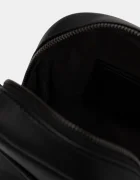 CALVIN KLEIN Чанта през рамо в черно LV04D3279G